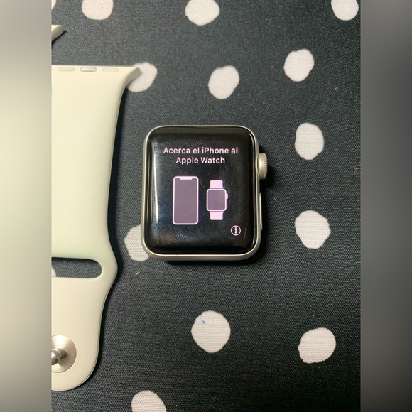 Silver Apple Watch Series 3 38mm with white sports band, extra arm band - Picture 4 of 14